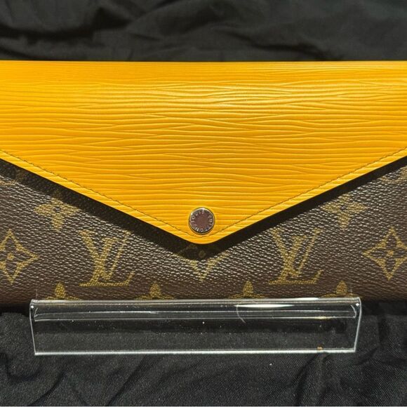 Louis Vuitton Monogram Epi Marie-Lou Long Wallet - Picture 4 of 14